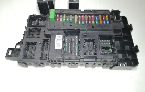 Ford Mustang VI Fuse module FR3T15604BJ FR3T15604