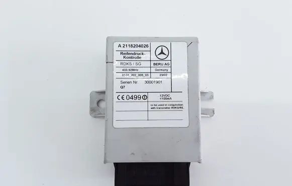 Mercedes-Benz E W211 Tire pressure control unit A2118204026