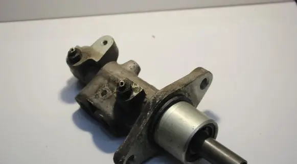 Audi A4 S4 B5 8D Master brake cylinder NOCODE