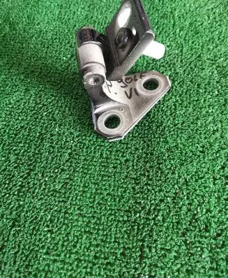 Volkswagen Golf VI Front door upper hinge 1K0831402N