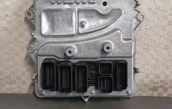 BMW 5 F10 F11 Engine control unit/module 8639582