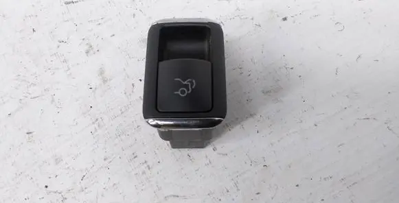 Mercedes-Benz E W212 Tailgate opening switch A2128204410 10034663 03139150