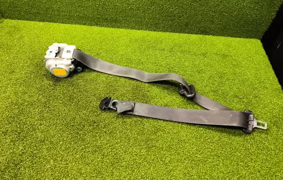 Opel Vivaro Front seatbelt 34212423C 34142241L 34100206B