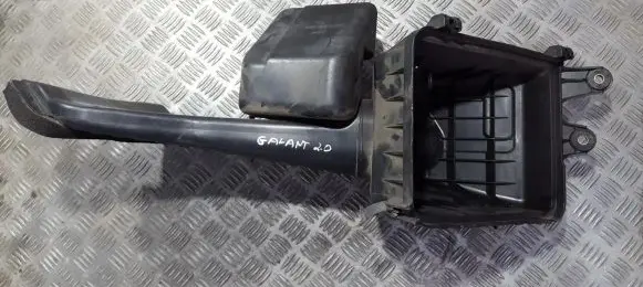 Mitsubishi Galant Air filter box MR281083 MR224138