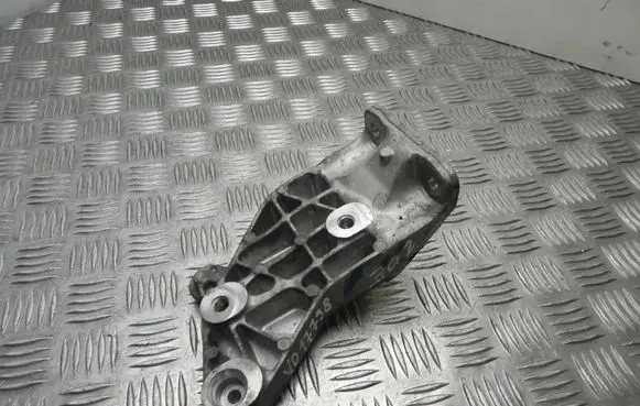 Renault Zoe EGR valve cooler bracket 113327332R VD17798