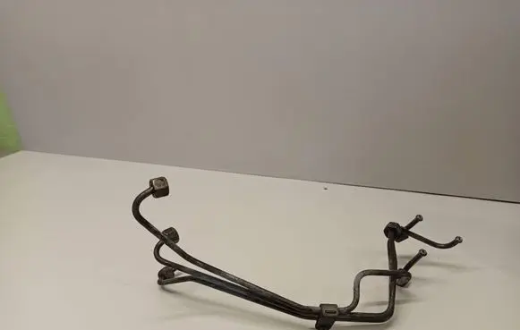 Volvo V70 Fuel injector supply line/pipe 