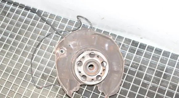 Mercedes-Benz CLK A209 C209 Rear wheel hub