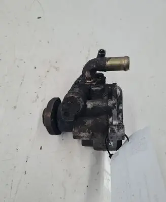 Audi A4 S4 B5 8D Power steering pump