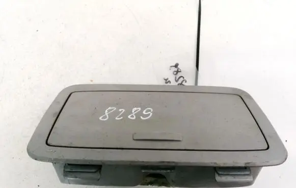 Nissan Almera Tino Glove box