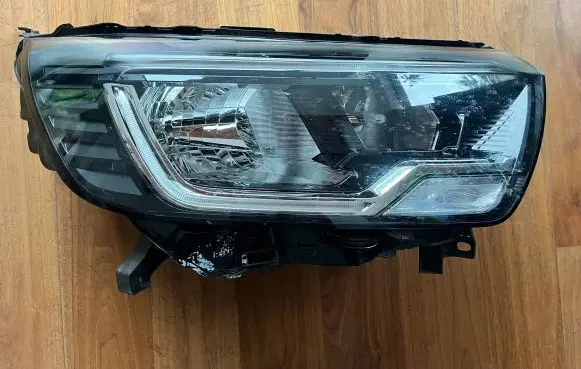 Renault Kangoo III LED Daytime headlight 260100108R 1006E008