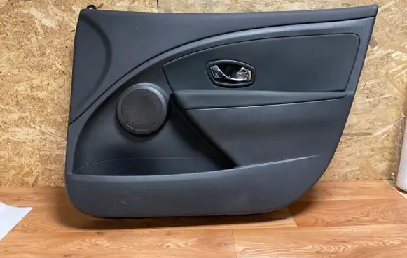 Renault Megane III Front door card panel trim 156042781 00254250
