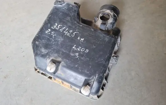 Mitsubishi L200 Air filter box cover 