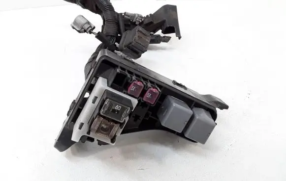 Toyota Corolla E120 E130 Relay mounting block 