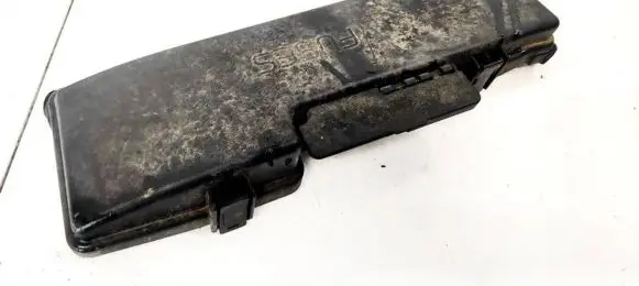 Volvo V70 Fuse box cover 9494211