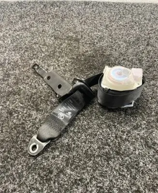Tesla Model S Rear seatbelt 1018789-05-C