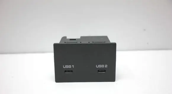 Porsche Macan (95B) USB socket connector 9Y0035736A