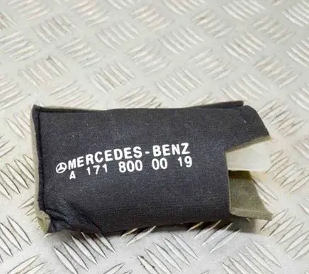 Mercedes-Benz SLK R171 Central locking vacuum pump A2208000019 A1718000019