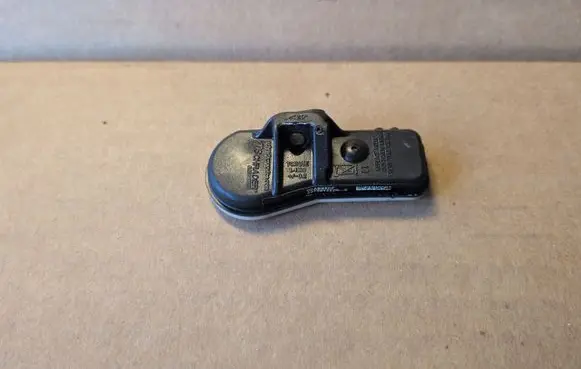 Renault Koleos II Tire pressure sensor 2014DJ5021 10R041328 2546ARHSS4
