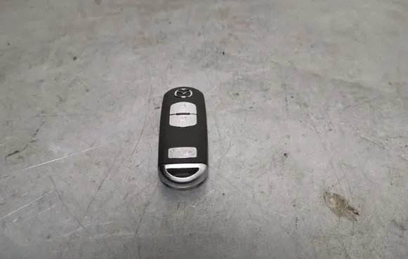 Mazda 6 Ignition key/card SKE13E01