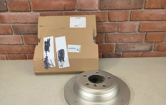 BMW 3 E90 E91 Rear brake disc 6864901