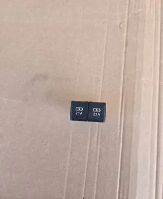 Toyota Prius (XW50) USB socket connector 8553215010