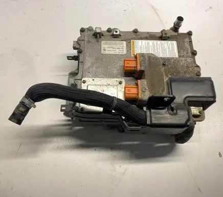 Voltage converter inverter