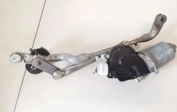 Toyota Verso-S Front wiper linkage and motor