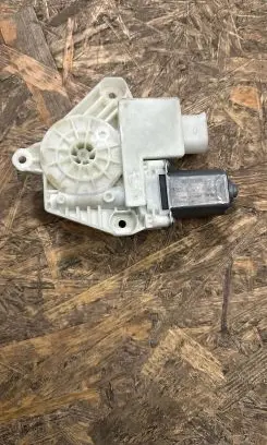 BMW 5 G30 G31 Front door window regulator motor 7455082