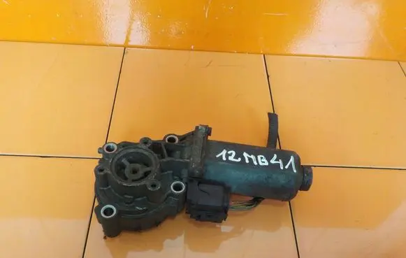 Land Rover Discovery 3 - LR3 Other gearbox part 0130008508