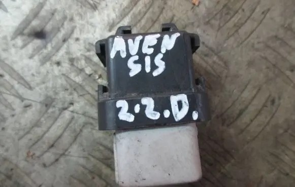 Toyota Avensis T250 Glow plug pre-heat relay 2861067010 1567008671