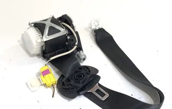 Volkswagen PASSAT B7 Front seatbelt 3C1857705P