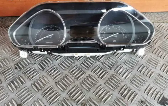 Peugeot 2008 I Speedometer (instrument cluster) 9805976080