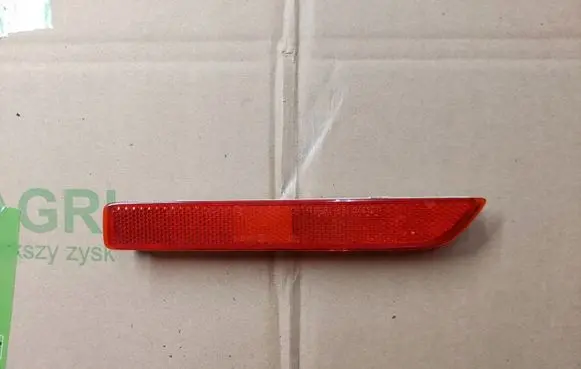 Nissan Leaf II (ZE1) Rear tail light reflector 9318501R
