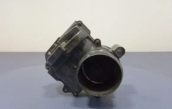 BMW 7 F01 F02 F03 F04 Throttle body valve 8624189