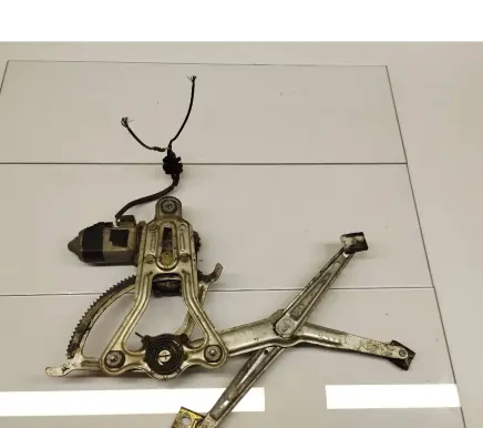 Mercedes-Benz E W124 Front door window regulator with motor 189729100