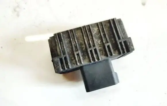 Opel Astra H Glow plug pre-heat relay 55354141 51299018a