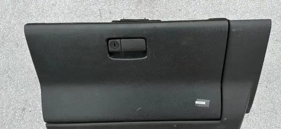 Nissan Patrol Y61 Glove box 68500VD500