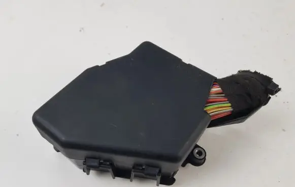 Audi A6 S6 C5 4B Fuse module 8D1941824