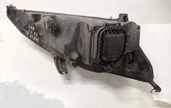 Ford Focus Headlight/headlamp XS4113006 XS4X13B181