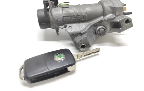 Skoda Fabia Mk2 (5J) Ignition lock 4B0905851C