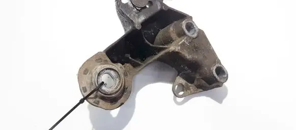 Volkswagen PASSAT B5 Engine mounting bracket 4b0199352b