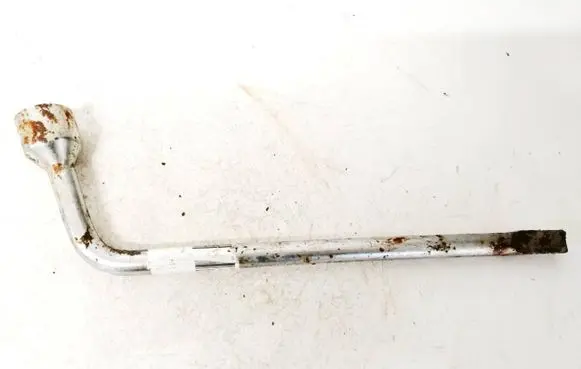 Iveco Daily 40.8 Wheel nut wrench 