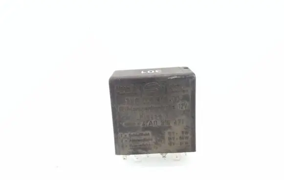 Audi A4 S4 B5 8D Light relay 4A0919471
