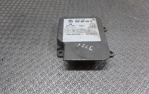 Volkswagen PASSAT B5.5 Airbag control unit/module 6Q0909605B