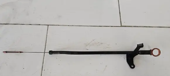 Peugeot 3008 I Oil level dip stick 9672250580