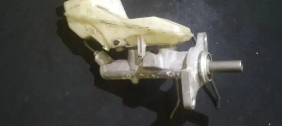 Toyota Corolla E120 E130 Master brake cylinder 744712514