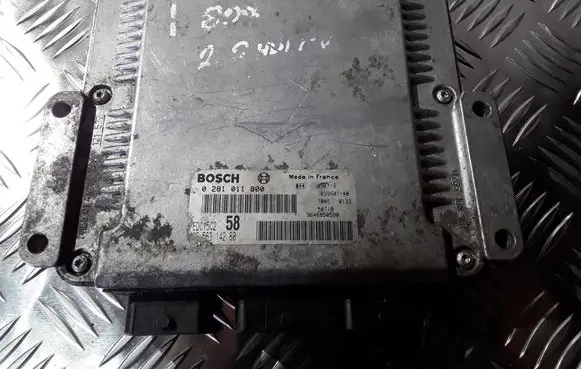 Peugeot 807 Engine control unit/module 0281011800 EDC15C2