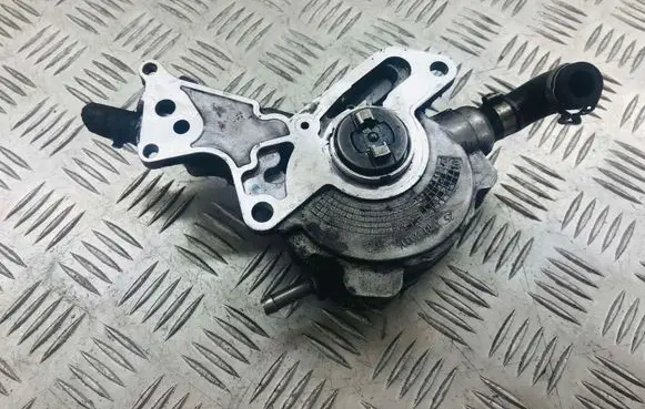 Volkswagen Polo Fuel injection high pressure pump