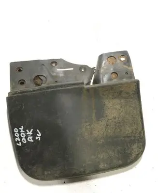 Mitsubishi L200 Front mudguard MR109283