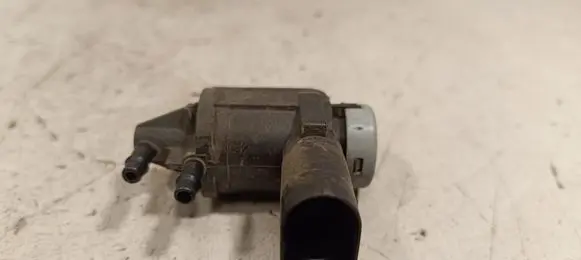 Audi Q7 4M Turbo solenoid valve 1K0906283A